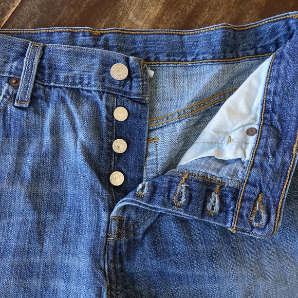 LEVI'S Medium Wash Button Fly 501 High Rise Shorts 31 - Picture 3 of 7
